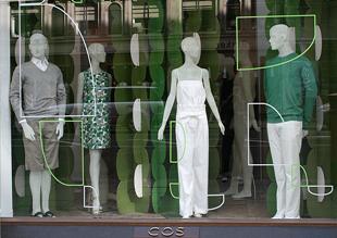 Cos Regent Street Universal Mannequin 1