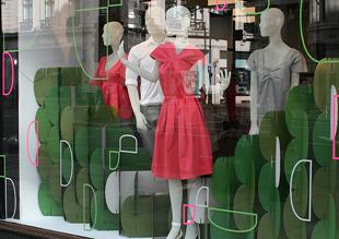 Cos Regent Street Universal Mannequin Frame2