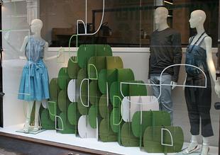 Cos Regent Street Universal Mannequin Frame3