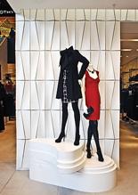 DP Universal Display Ribbon Plinth & Mannequin