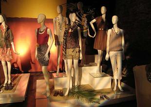 Loft Solar Mannequins Frame 10