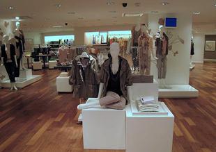 Loft Solar Mannequins Frame 3