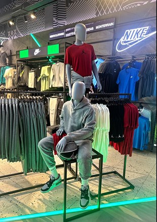FootAsylum Bespoke Mannequins_6