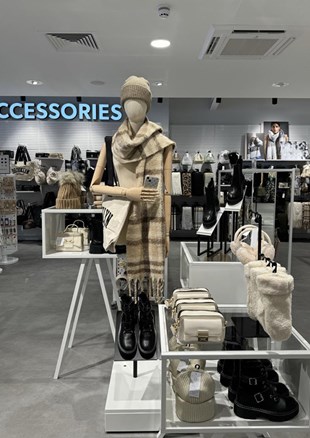 New Look Bespoke Mannequin_Photo_5