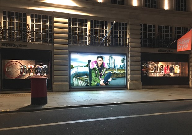 Superdry Regent St Universal Display Frame 3