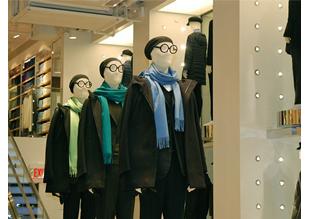 Uniqlo Fifth Avenue store New York 2011 frame 2