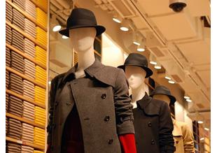 Uniqlo's Fith Avenue store frame 3